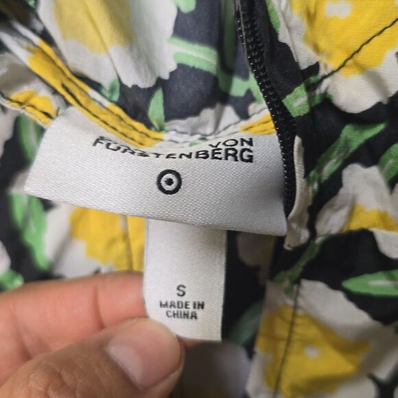 Diane von Furstenberg x Target Nylon Packable Poppy Short-Sleeve Hooded Vest S - Picture 4 of 11